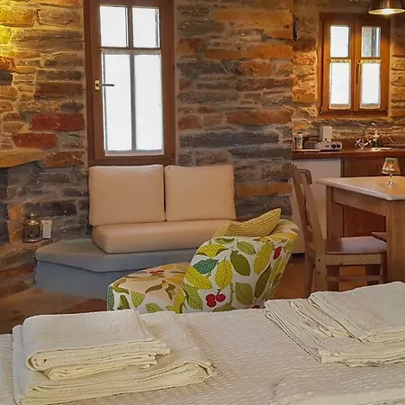 Σπίτι διακοπών Under Royal Oaks Pera Meria